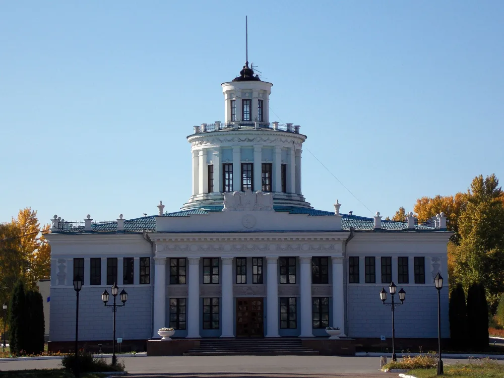 Здание главного павильона ВДНХ (Казань)