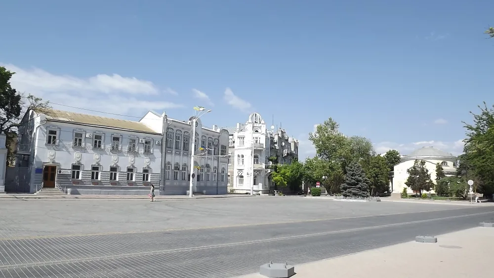 Театральная площадь
