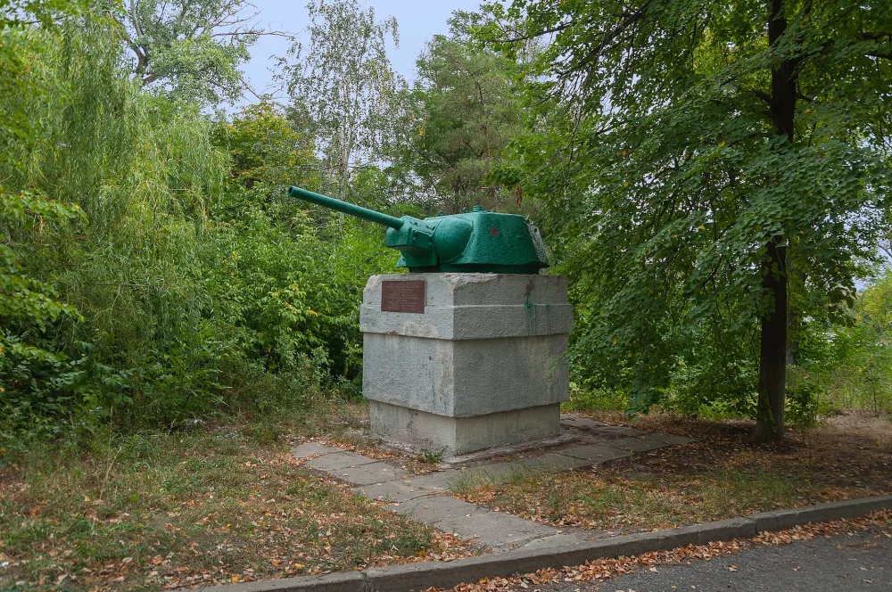 Башни танка Т-34 (Краснооктябрьский район)