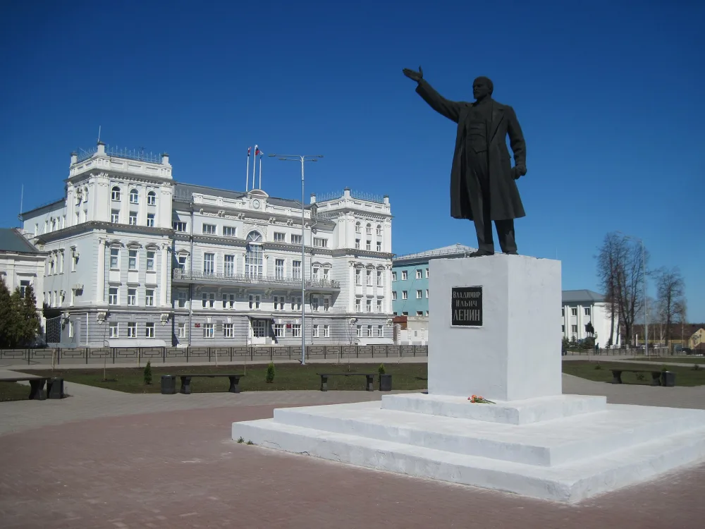 Памятник В.И. Ленину (Сарапул)