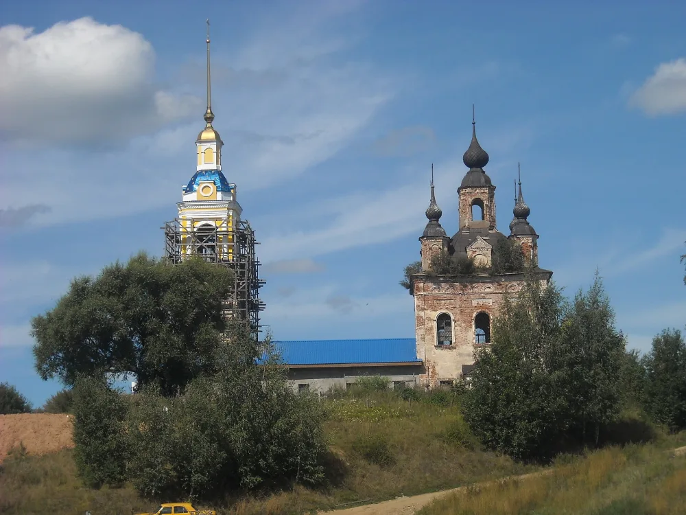 Церковь Казанской иконы Богородицы с приделами Усекновения Главы Иоанна Предтечи и святителя Николая Чудотворца
