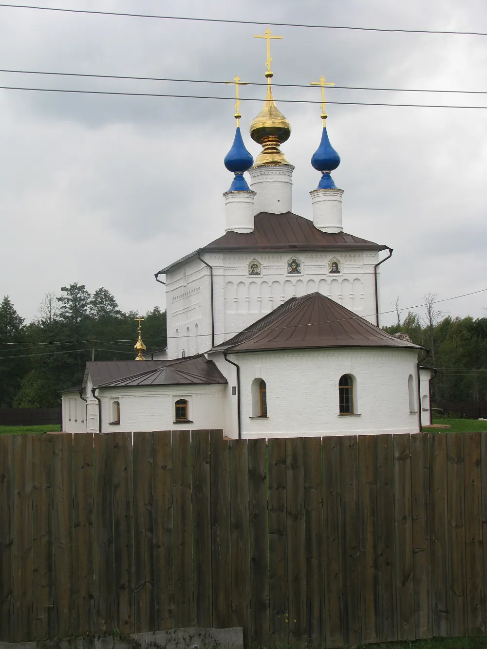 Успенский собор с живописью (Золотниковская Пустынь)