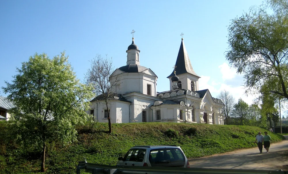 Церковь Воскресения Христова (Таруса)