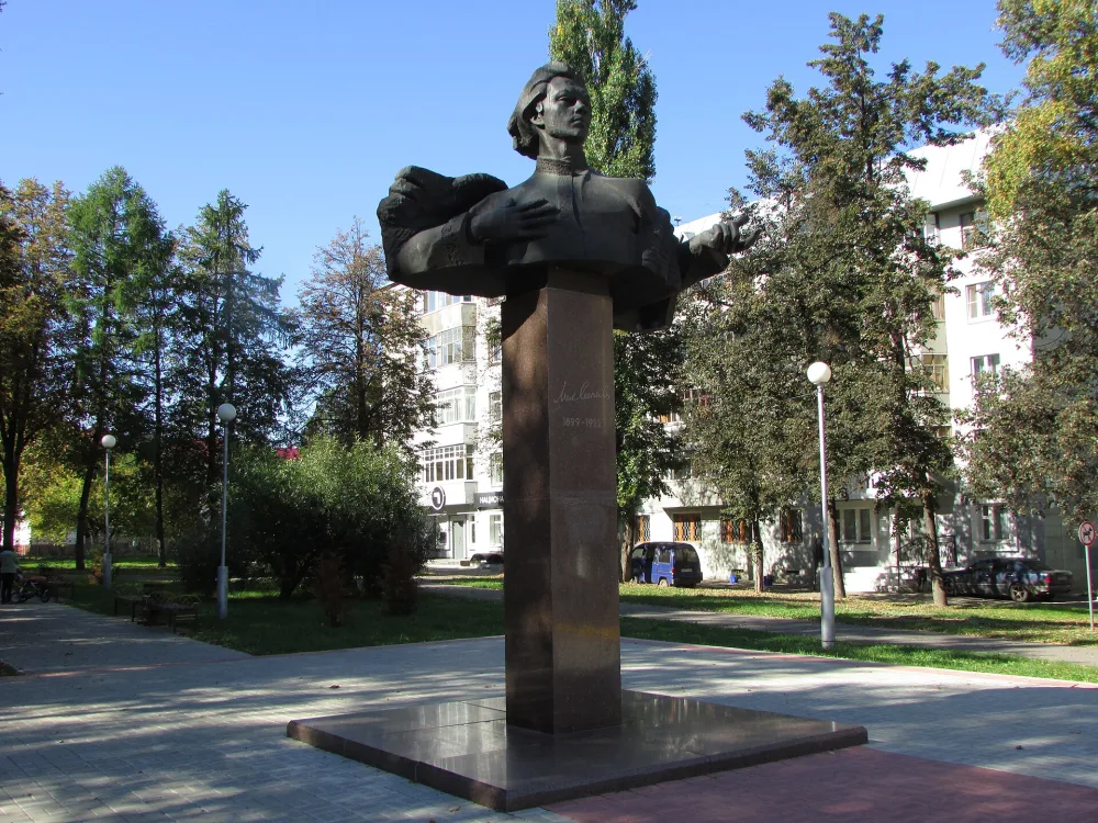 Памятник М. Сеспелю