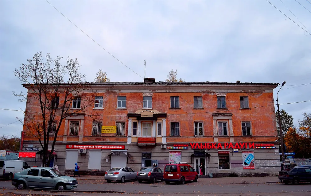 Торговое здание (Гатчина)
