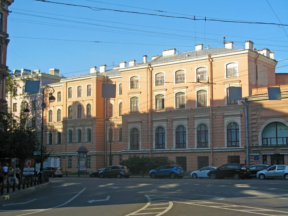 Корпус по Каменноостровскому проспекту