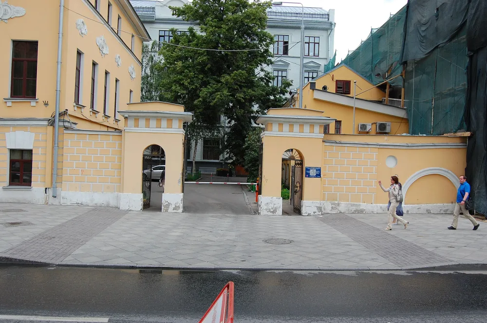 Пятницкая улица 18 c1 ограда