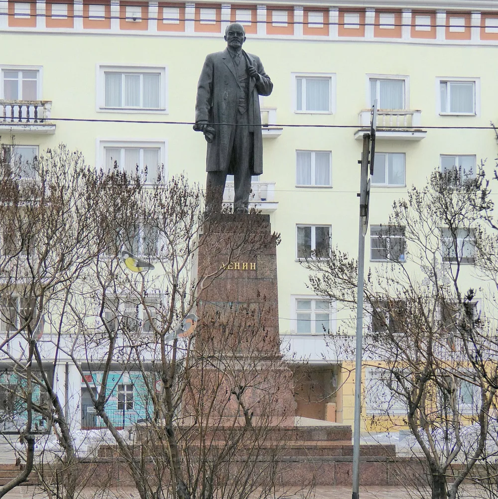 Памятник В. И. Ленину