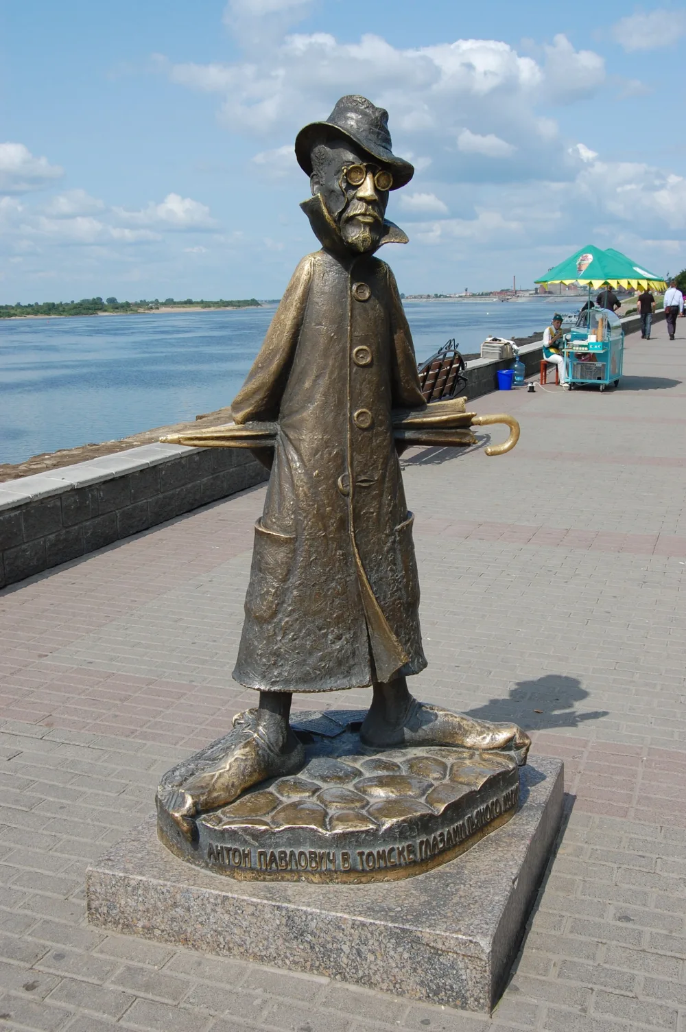 Памятник Чехову (Томск)