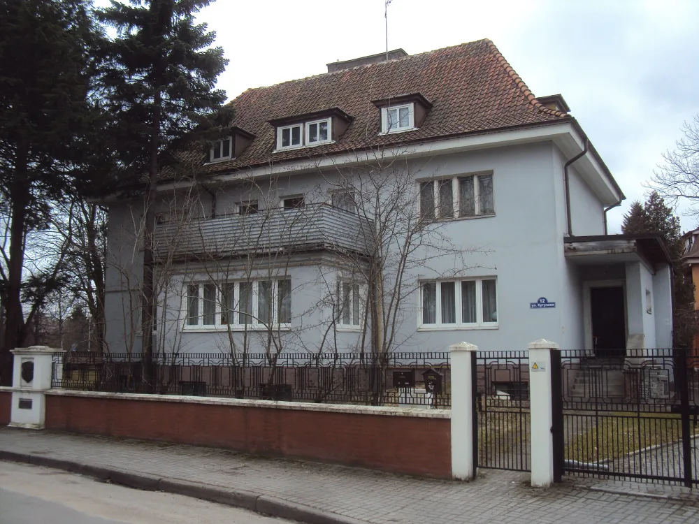 Улица Кутузова 12