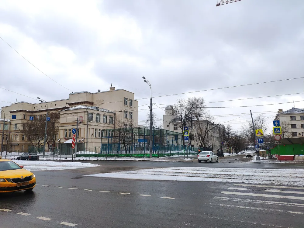 Русаковская улица 10 строения 1 6, Школа с обсерваторией