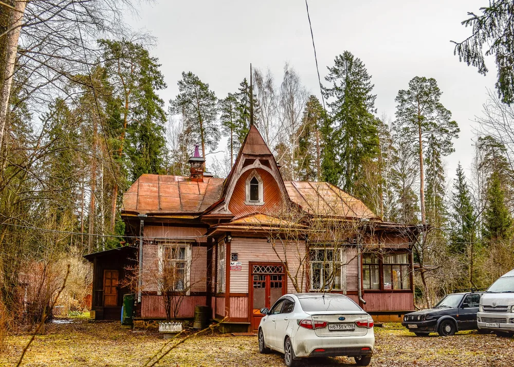 Пильный проспект 30, Дача