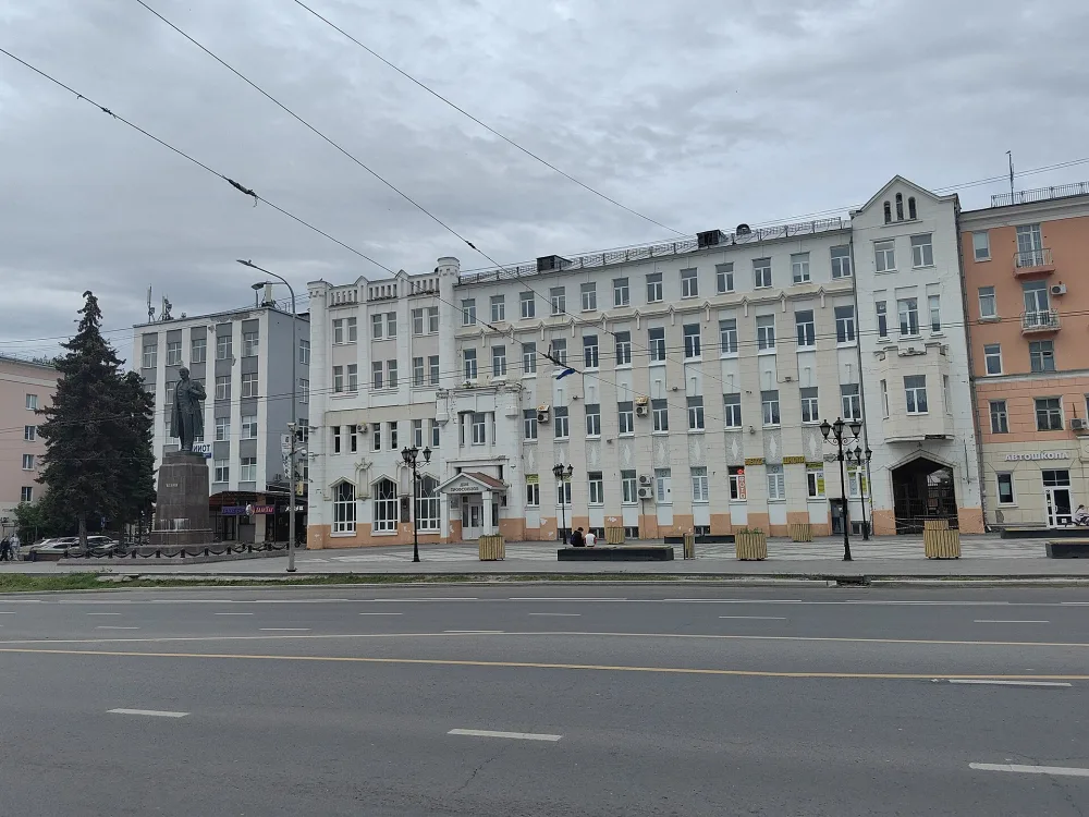 Здание Дворца труда, где в 1918 г. находился Окружной комитет РКП(б) и работал М.В. Фрунзе (Иваново)