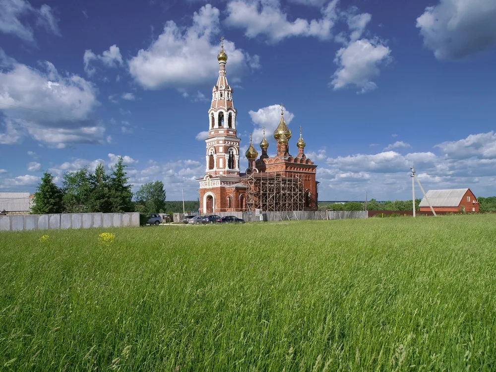 Церковь Михаила Архангела (Красное)
