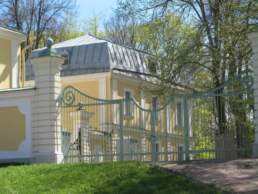 Службы дома садовника (Ломоносов)