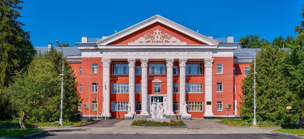 Здание главного корпуса бальнеологического курорта «Усть-Качка»