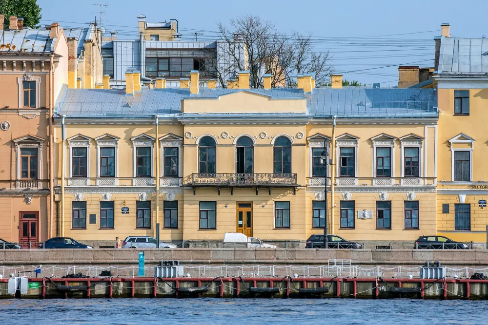 Дом Капнист
