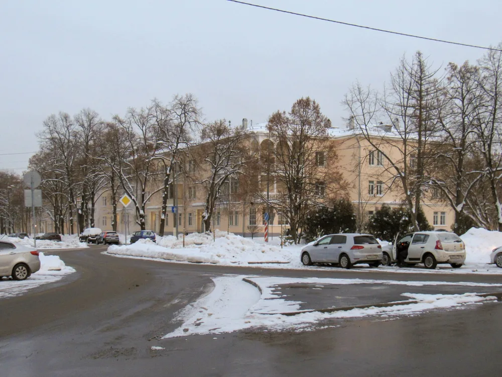Главная улица, 2