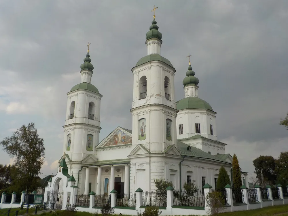 Храм Воскресения Христова села Молоди