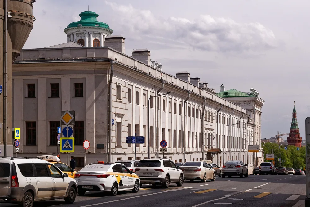 Южный флигель (манеж) (Арбат)