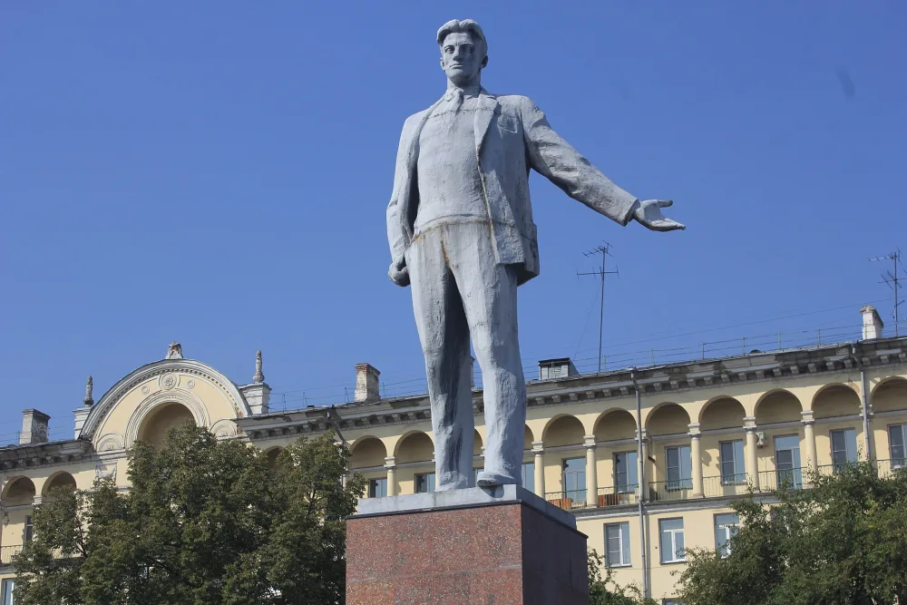 Памятник Маяковскому