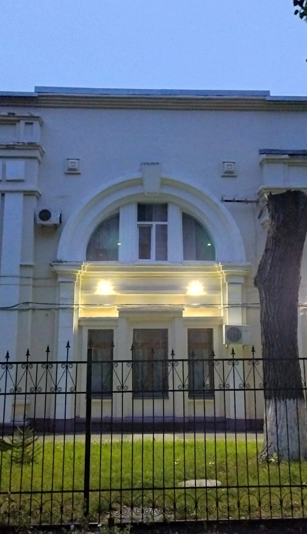 aдминистративное здание