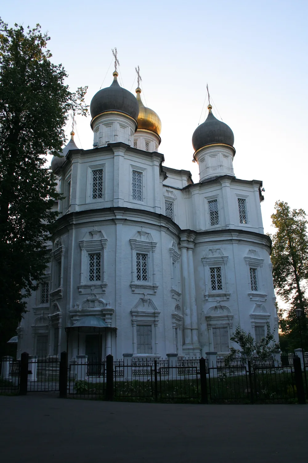 Храм Казанской иконы Божией Матери в Узком