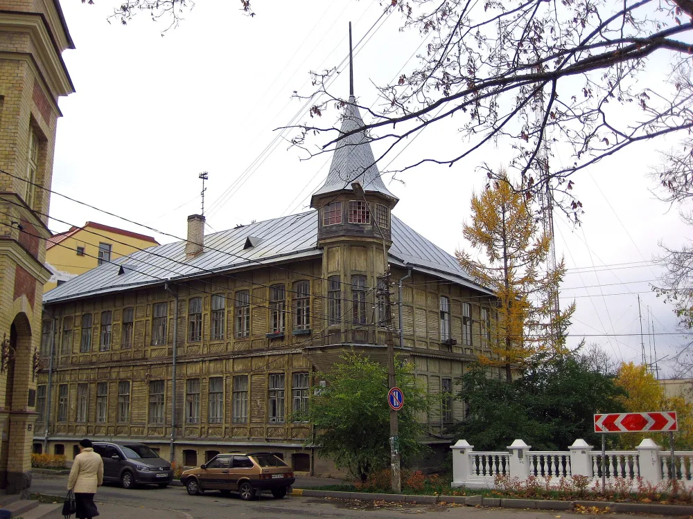 Дом Волкова (Ломоносов)