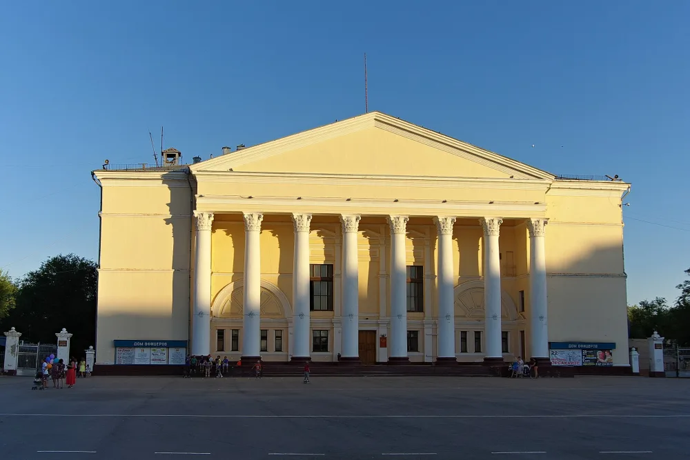 Дом офицеров (гарнизона)