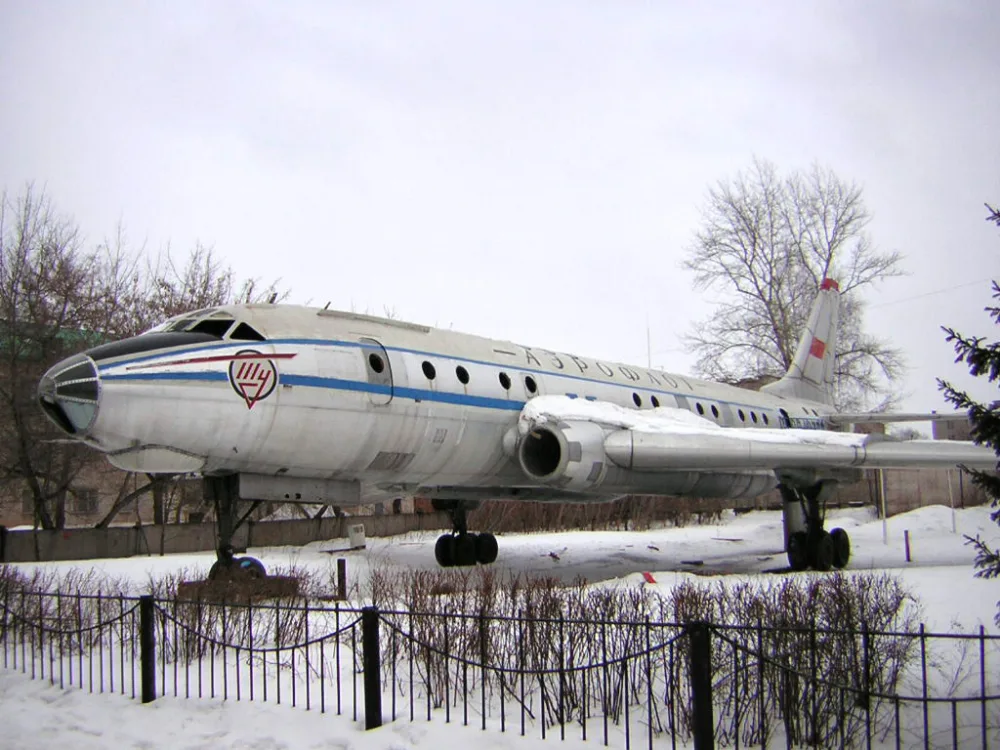 Самолёт (памятник в Ишимбае)