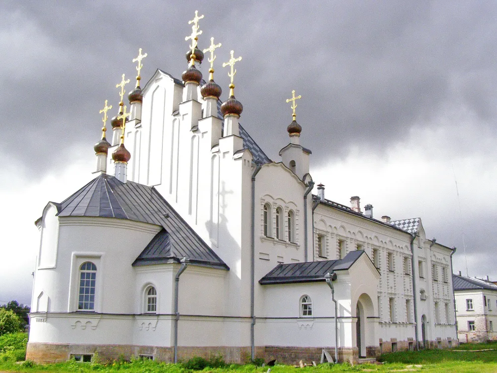 Церковь Казанская с братским корпусом (Новый Путь)