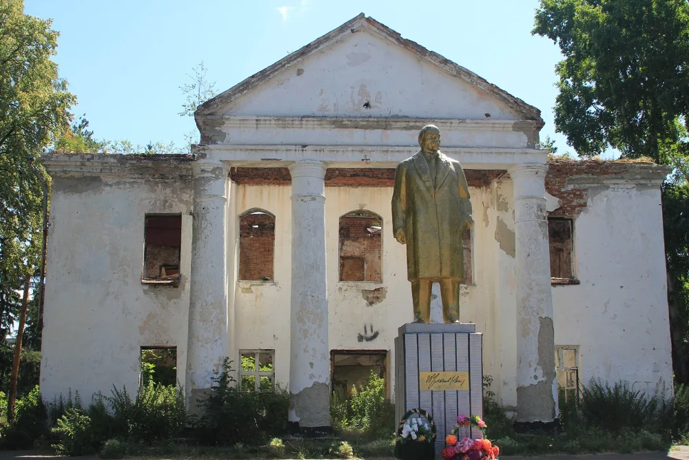 Памятник В.И. Ленину (Большие Уки)