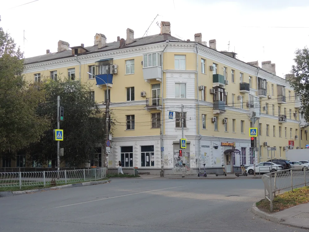 Жилой дом Авиационного завода № 18 им. К. Е. Ворошилова