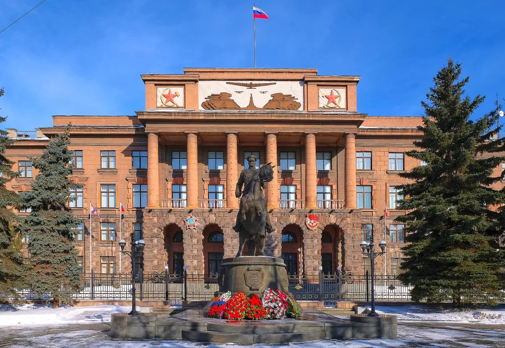 Памятник Жукову в Екатеринбурге