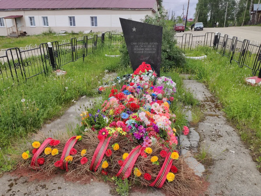 Братская могила бойцов 1-й партизанской бригады, погибших в борьбе с фашистскими захватчиками (Суккозеро)