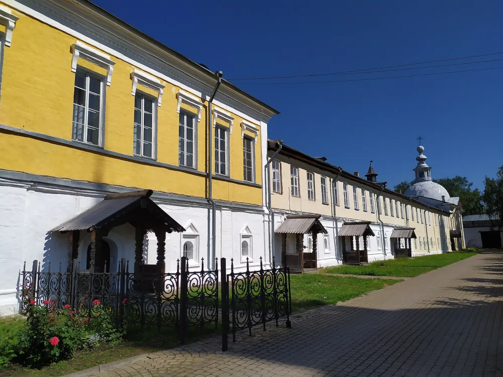 Корпус летних настоятельских и братских келий