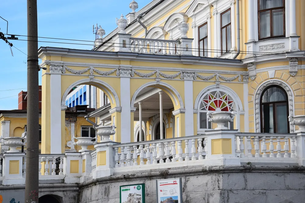 Терраса с балюстрадой