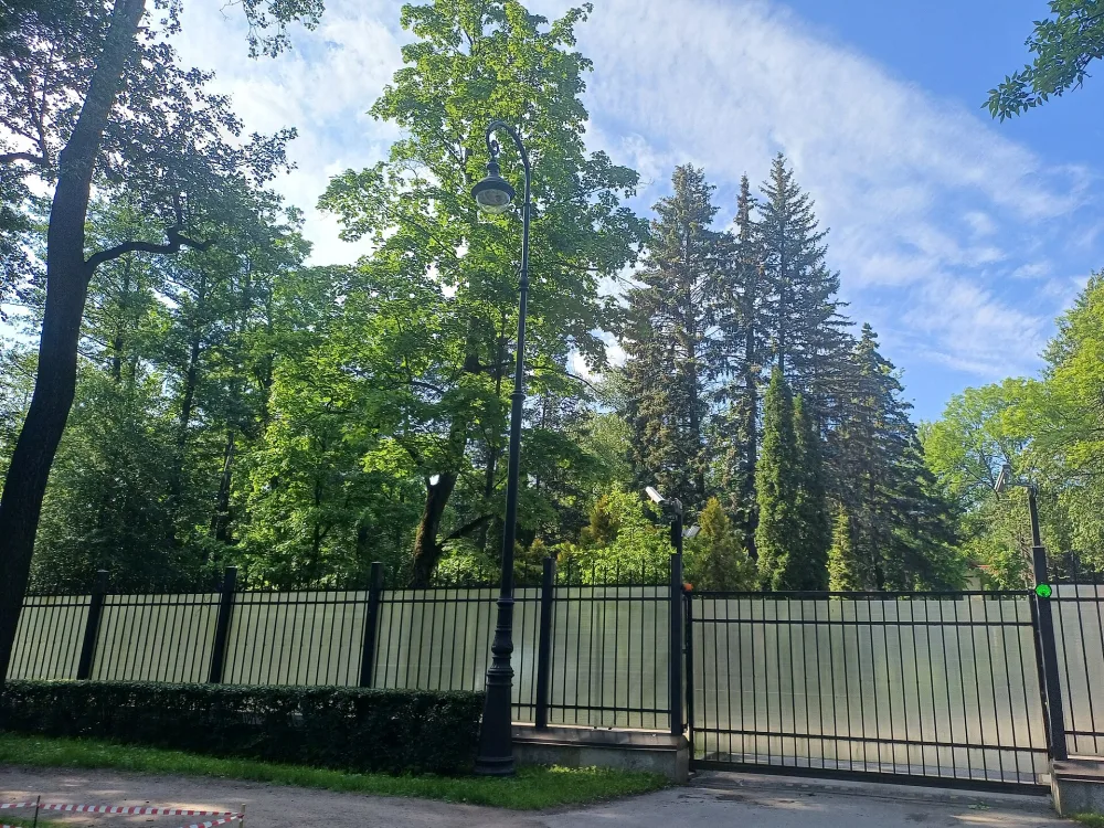 Участок парка