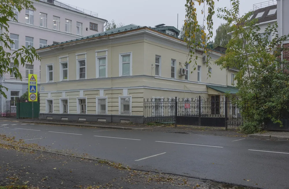 Жилой дом церкви Ильинско-Тихоновской (Ярославль)