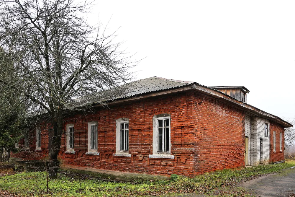 Школа (Лукново)