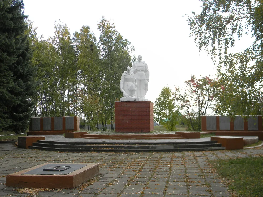Стела в честь воинов, погибших в годы Великой Отечественной войны 1941-1945 гг. (Атемар)
