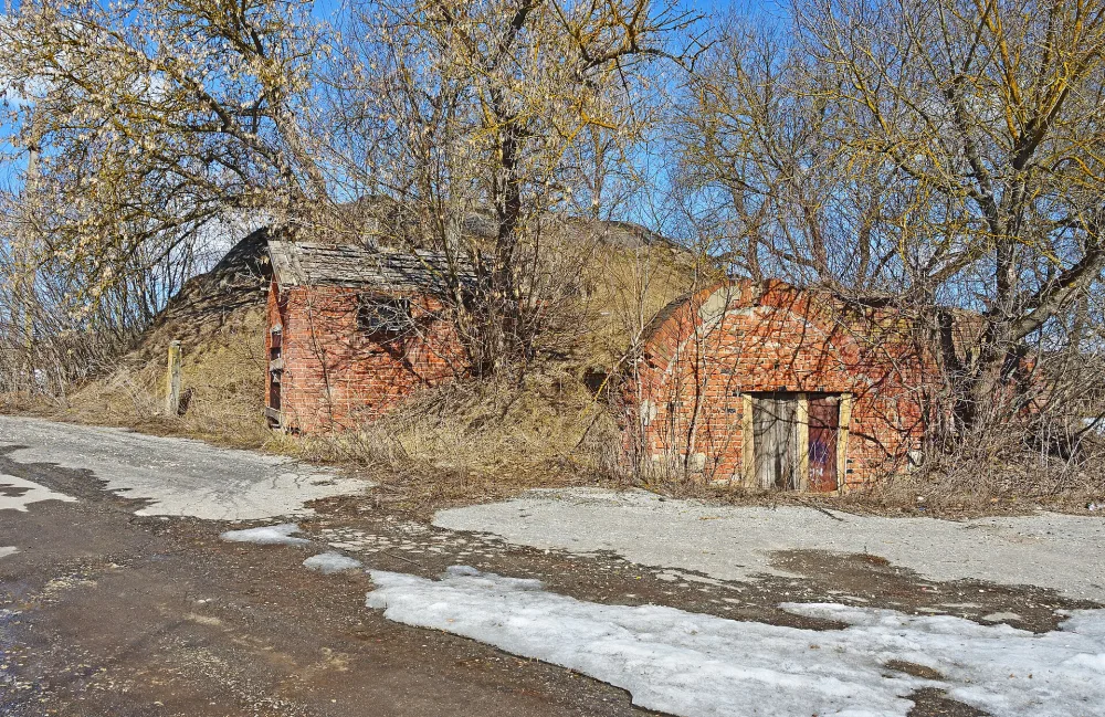 Погреб-ледник (Старожилово)