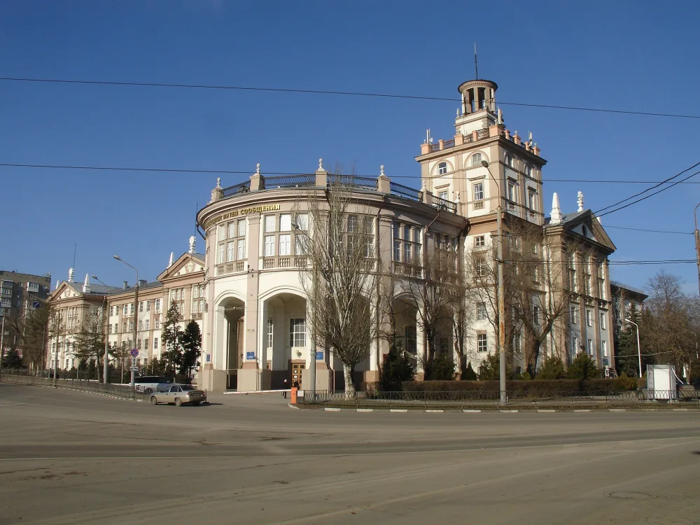 Главный корпус Ростовского института железнодорожного транспорта