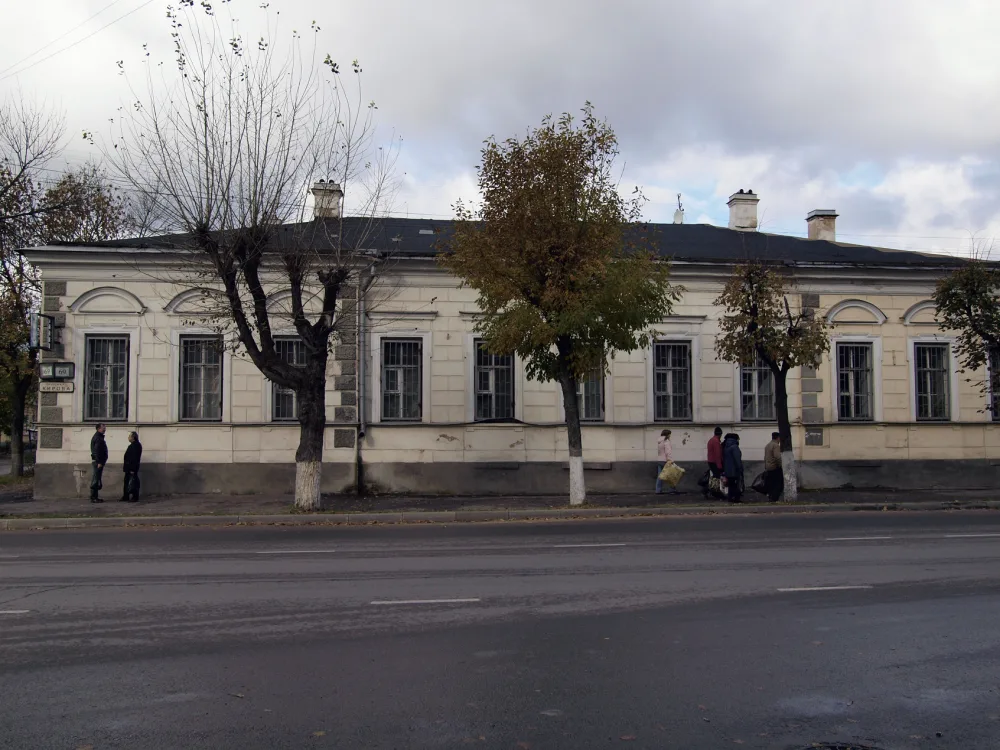 Здание бывшего городского управления и банка (Луга)
