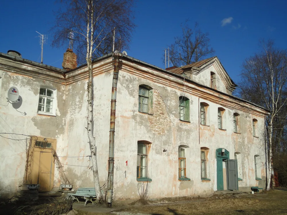 Флигель для гостей (Тайцы)