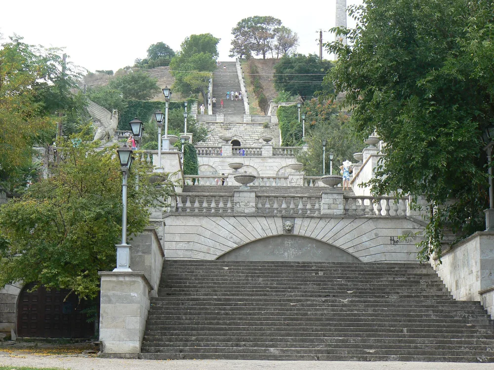 Большая Митридатская лестница