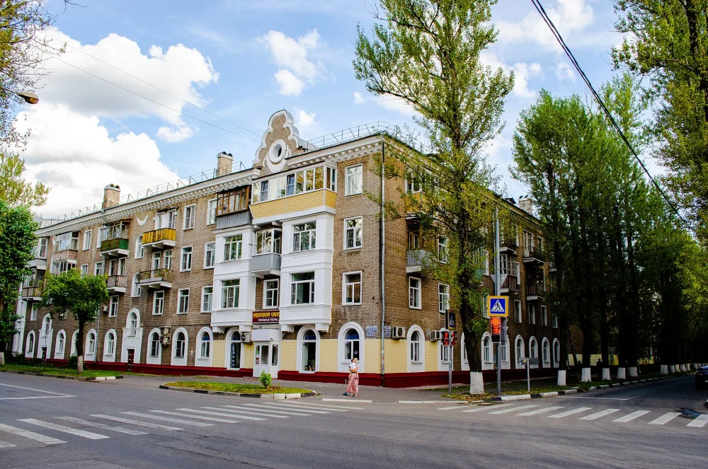 Жилой дом с нежилыми помещениями на первом этаже (Королёв)