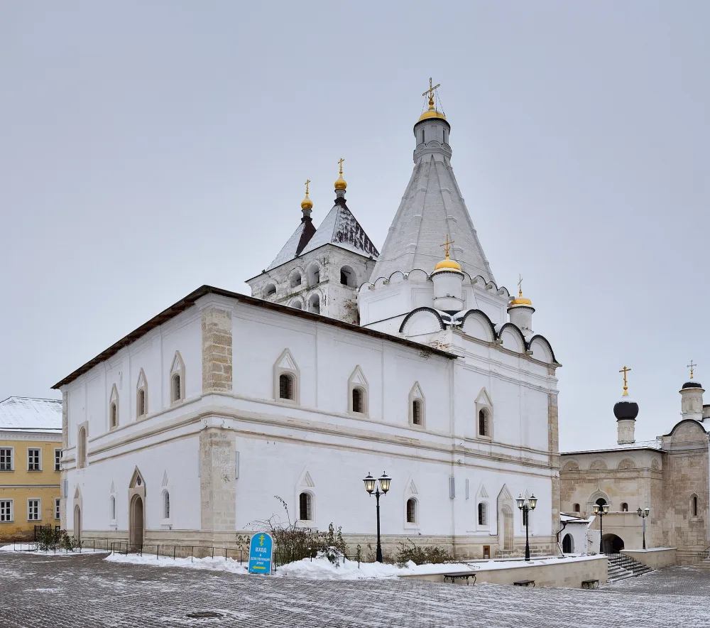 Церковь великомученика Георгия со звонницей и старая трапезная (Серпухов)