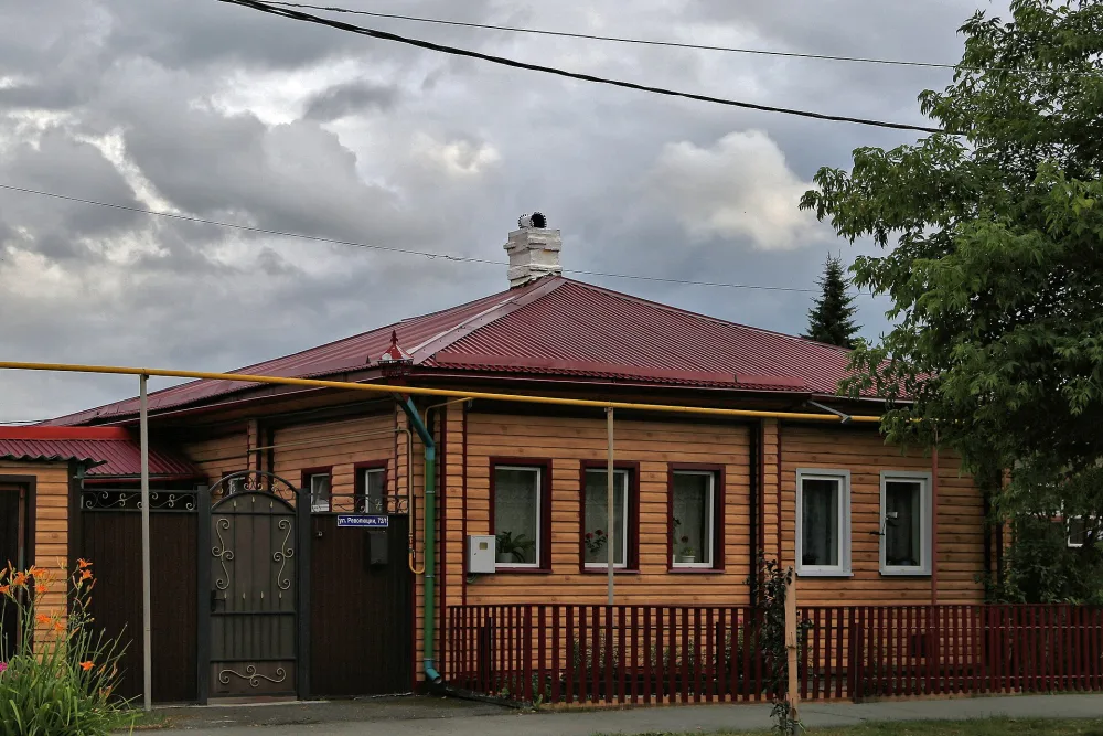 Ялуторовск, улица Революции 72