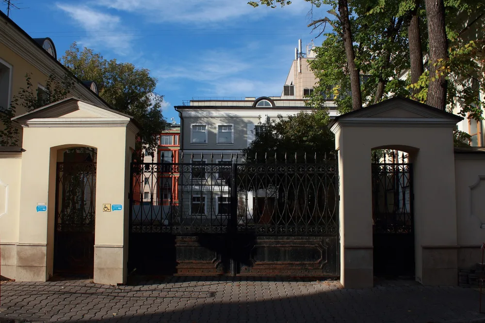 1-й Казачий переулок 4 и 6 ограда